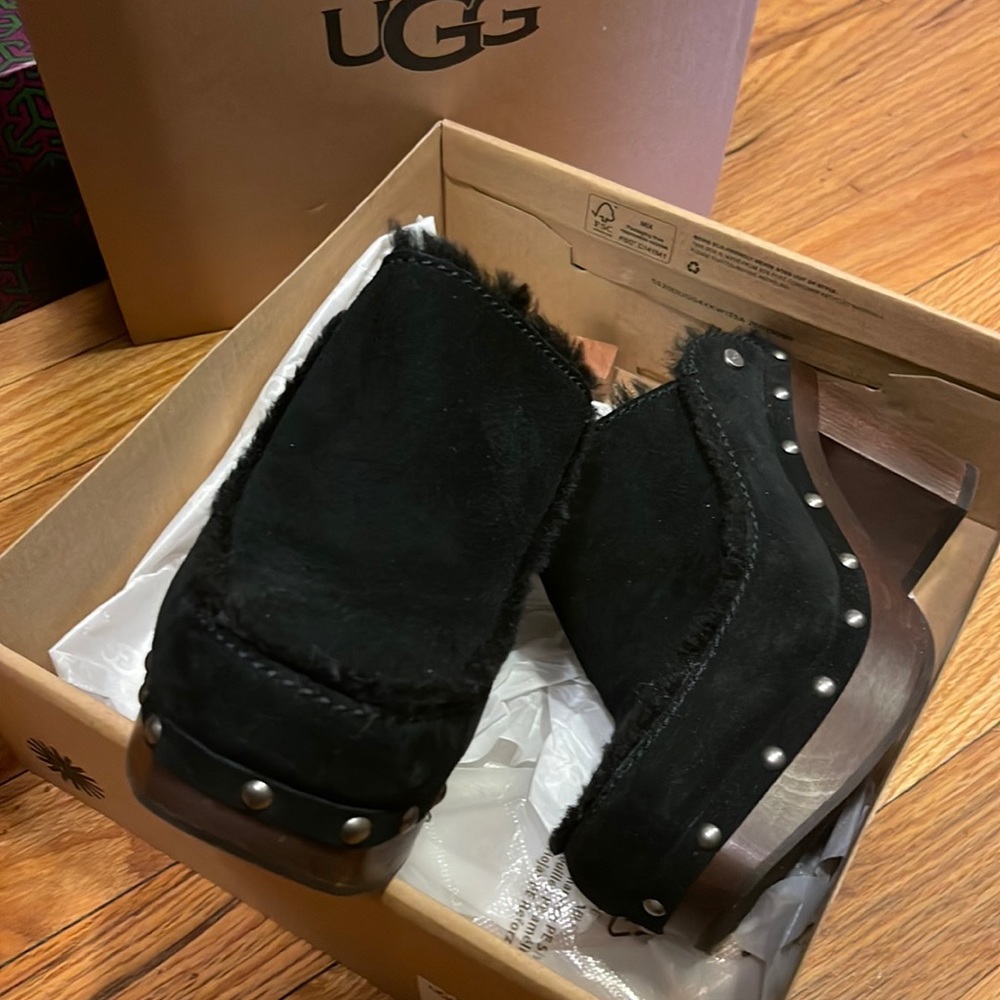 Black Aubriana UGG size 5